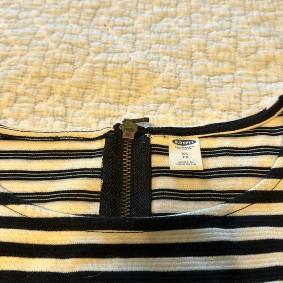 Old navy dress - Picture 3 of 3